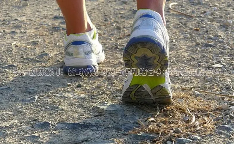 李宁创新系列：新时代的时尚与运动结合-红运动鞋男款2025