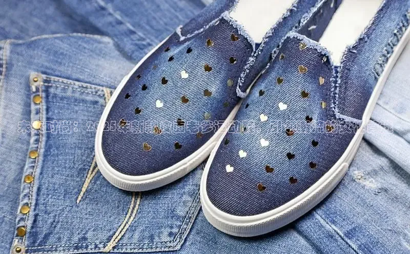 未来时尚：2025年新款皮面老爹运动鞋，引领潮流的女性首选