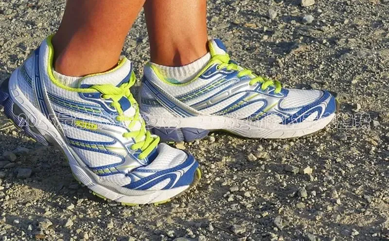 2025最新款潮流女鞋：爆款运动鞋的未来趋势